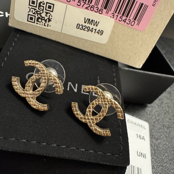 Chanel Gold Quilted Studs - Picture 3 of 15
